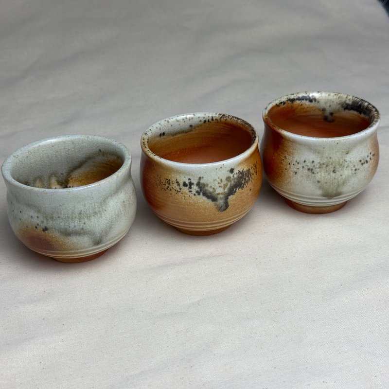 台湾【柴烧】周圣钧手拉坏柴烧茶杯三入组 - 茶具/茶杯 - 陶 咖啡色