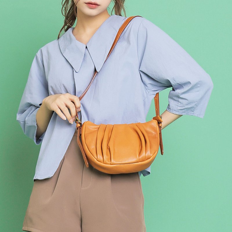 饺状皱皱软皮包包 - 侧背包/斜挎包 - 真皮 咖啡色