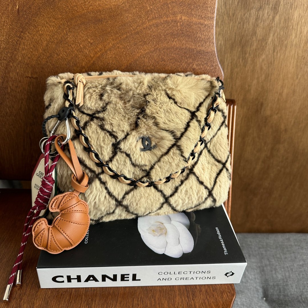 中古包 CHANEL 香奈儿 兔毛链条肩背包 - 手提包/手提袋 - 其他材质 卡其色