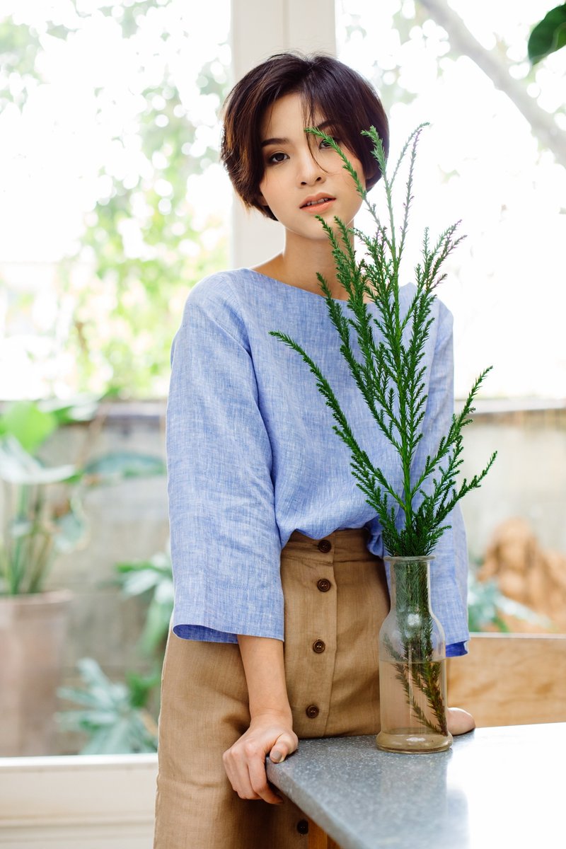 亚麻制七分袖衬衫-浅蓝色 - 女装上衣 - 其他材质 蓝色