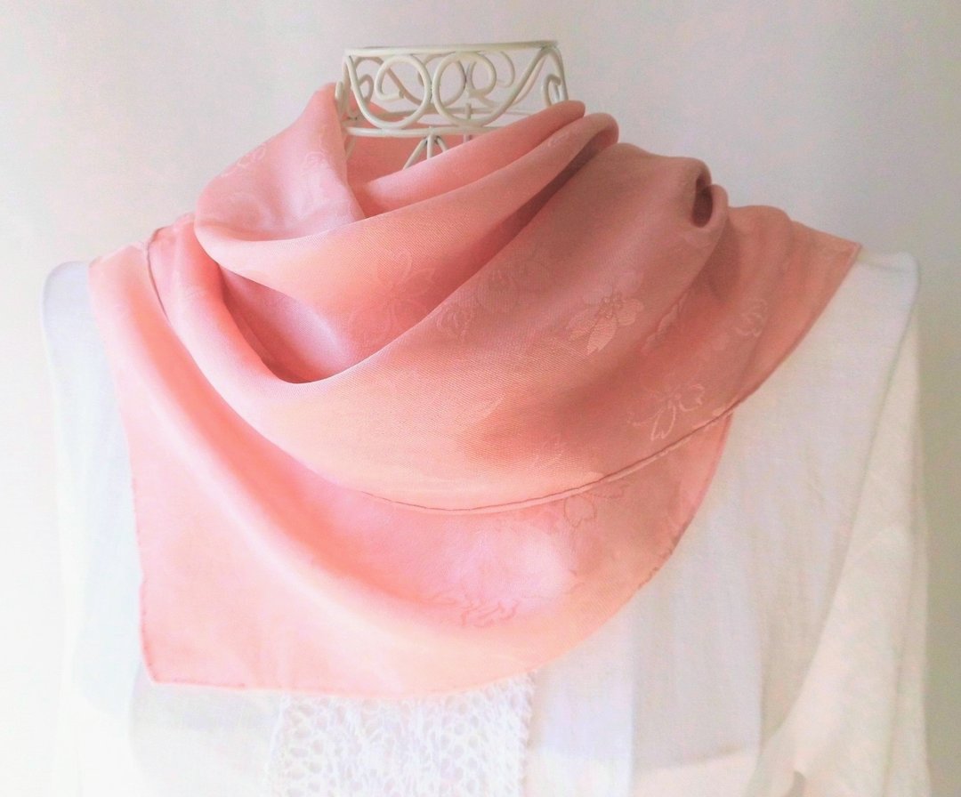 Plant dyeing, cherry blossom pattern, silk, short stole, cherry blossom color - 丝巾 - 丝．绢 粉红色