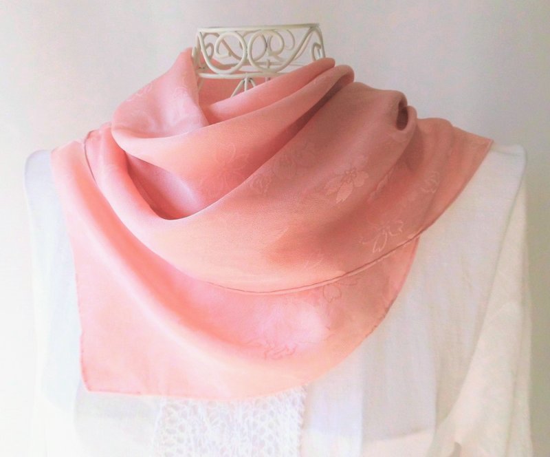 Plant dyeing, cherry blossom pattern, silk, short stole, cherry blossom color - 丝巾 - 丝．绢 粉红色