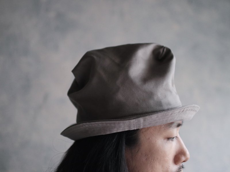 OMAKE Omabow Myself Hat 卡其灰 - 帽子 - 棉．麻 灰色