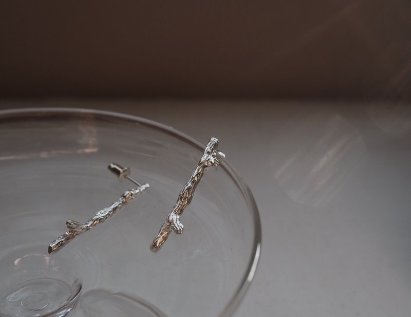 幸运树枝耳环-纯银 - 耳环/耳夹 - 其他金属 银色