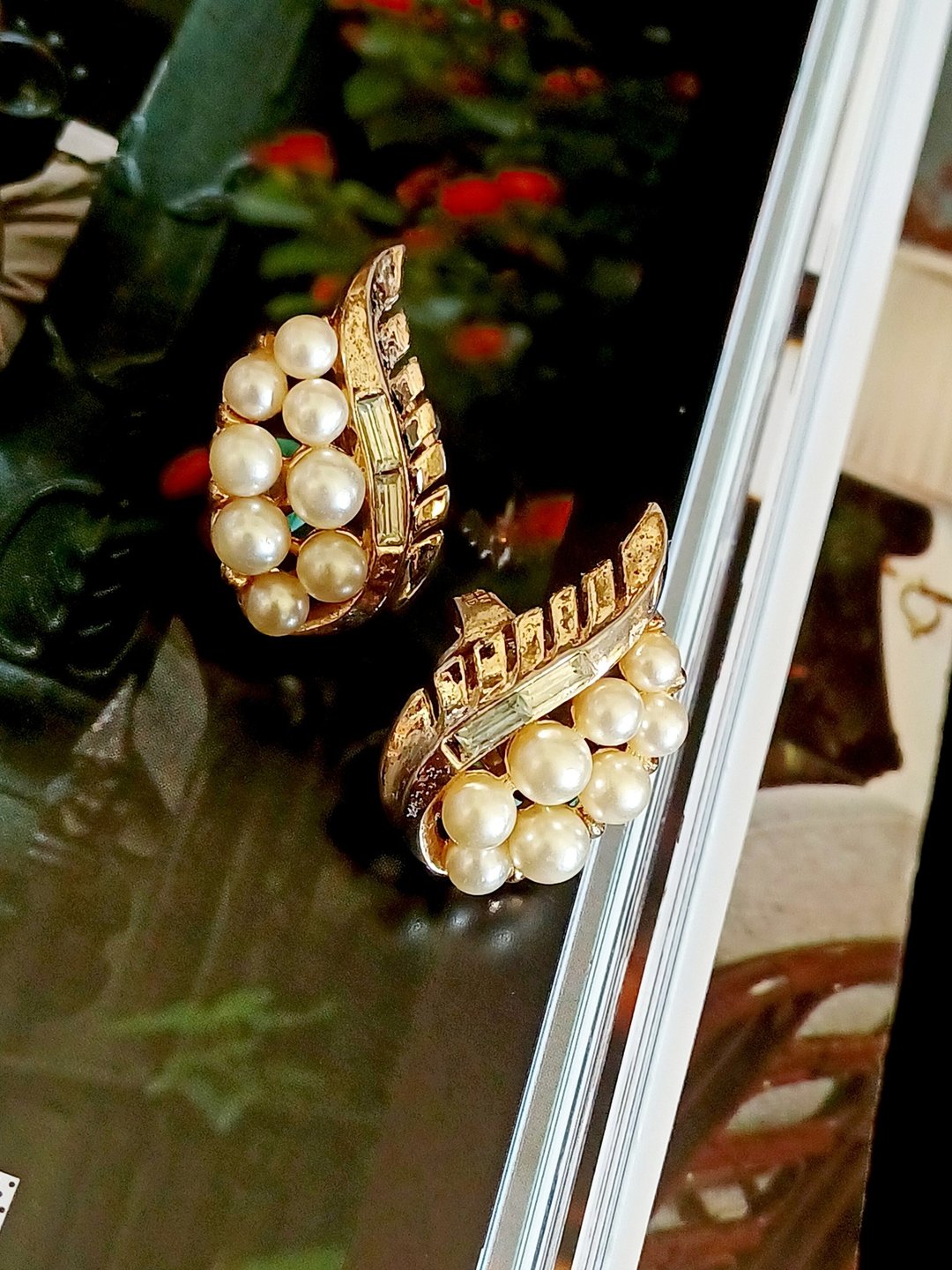 vintage jewelry  Trifari 华丽金色珍珠莱茵 夹式耳环 - 耳环/耳夹 - 其他金属 