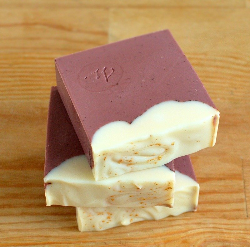 红克蕾-红矿物泥 精华保湿皂,冷制熟成皂,中干性肌肤 - 肥皂/手工皂 - 植物．花 红色