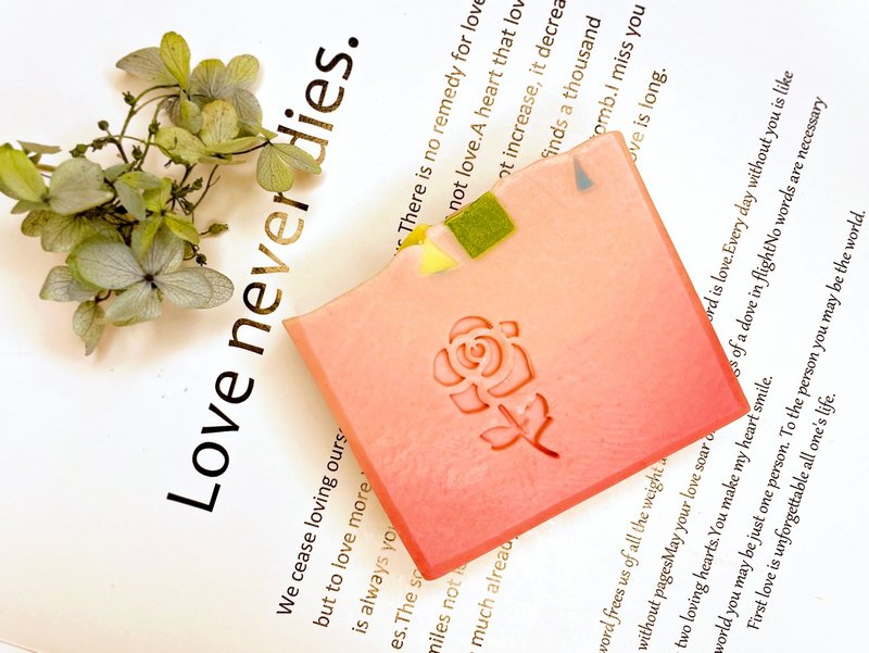 渐层红玫瑰-玫瑰嫩白蚕丝蜂蜜皂 - 肥皂/手工皂 - 环保材料 粉红色