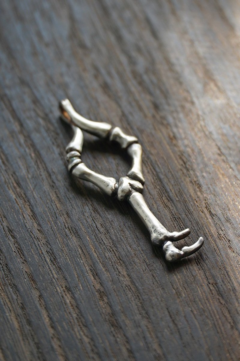 爱已入骨 925银坠饰 The Key 解钥系列 /The Bone 骨头 - 项链 - 其他金属 银色
