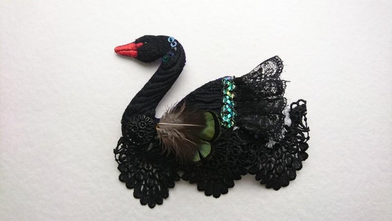IRODORI AZ brooch (swan) - 胸针 - 棉．麻 黑色