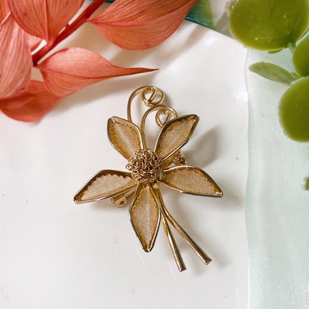 【西洋古董饰品】新艺术风 掐丝花瓣花蕊 手工拉花 优雅推叠 胸针 - 胸针 - 贵金属 金色