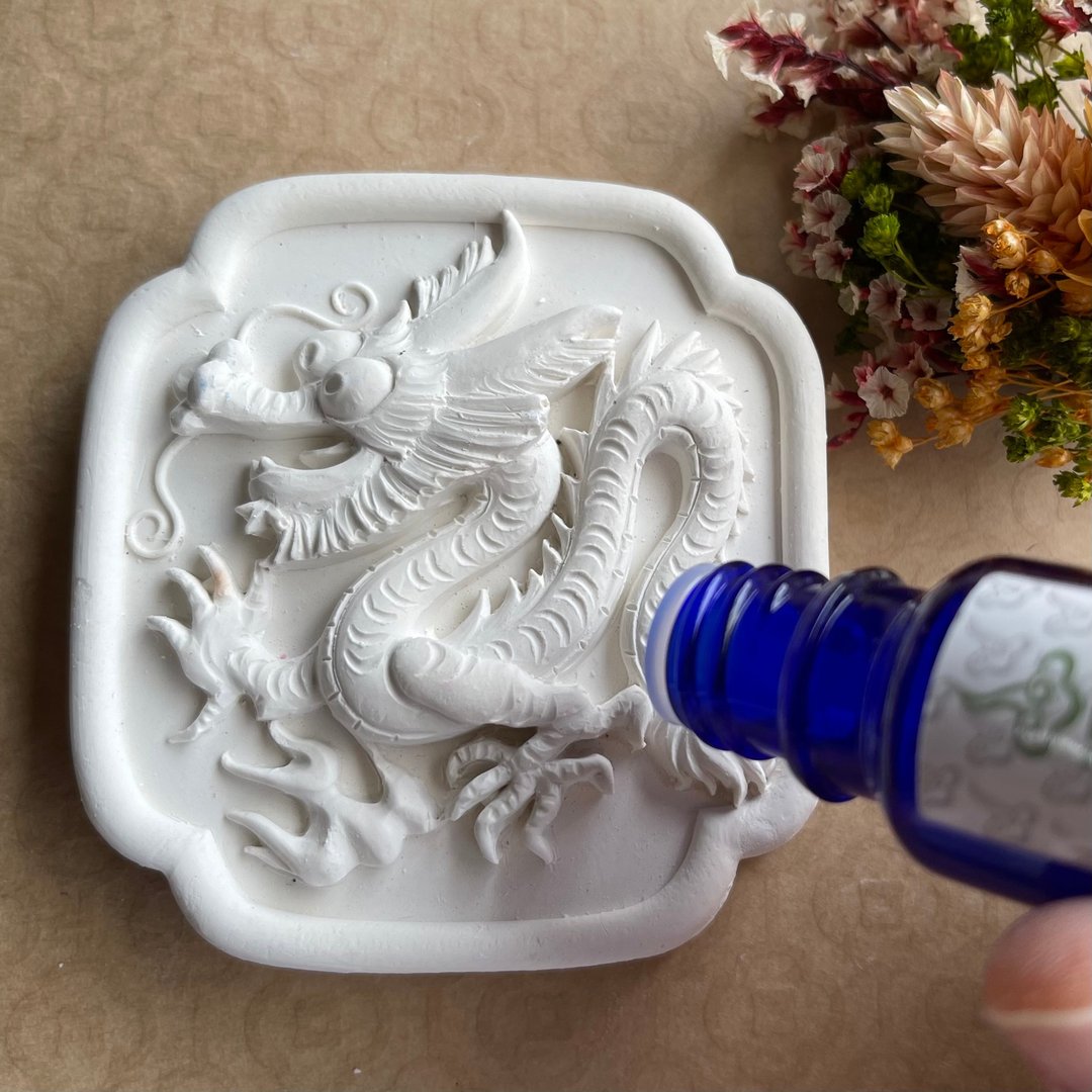 24H出货 12生肖之飞龙在天 磁吸式 香氛扣 扩香石 防潮 冰箱贴 - 香薰/精油/线香 - 其他材质 白色