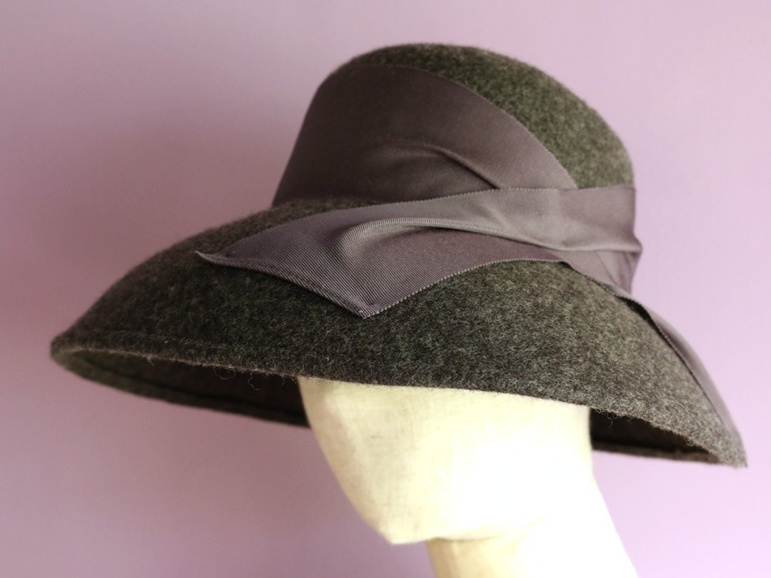 Wide Curved Brim Felt Hat "Cecil Gray" - 帽子 - 羊毛 灰色
