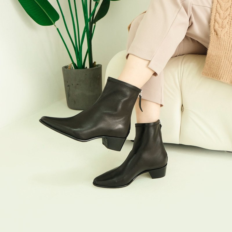 直腿利器Clara! 柔软羊皮俐落短靴 黑  全真皮- 墨黑色 - 女款短靴 - 真皮 黑色