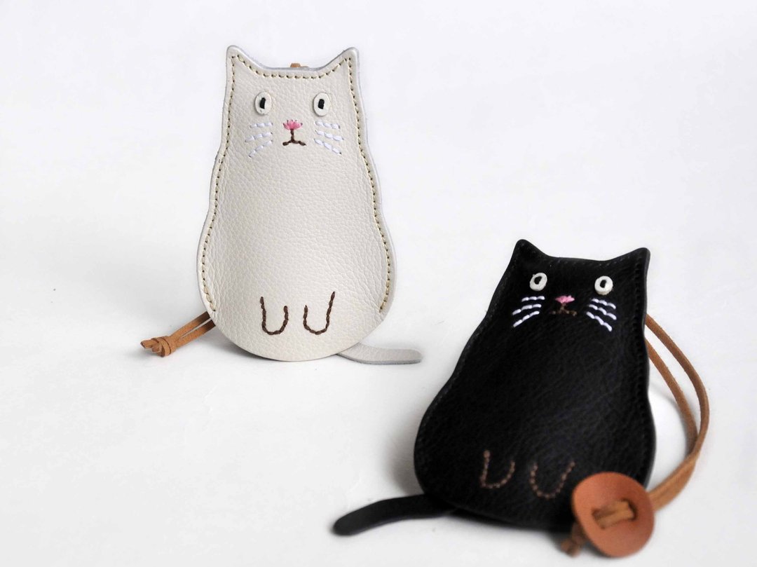 Fat cat key case white cat - 钥匙链/钥匙包 - 真皮 白色