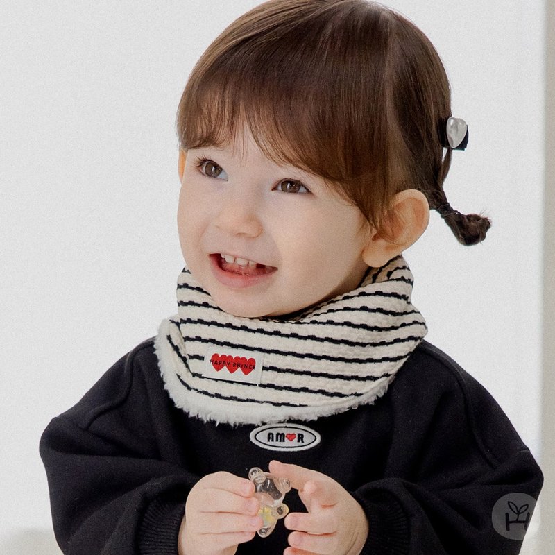 Happy Prince 韩国制 Morris黑白条纹爱心雪绒内里婴儿童围兜 - 围嘴/口水巾 - 棉．麻 多色