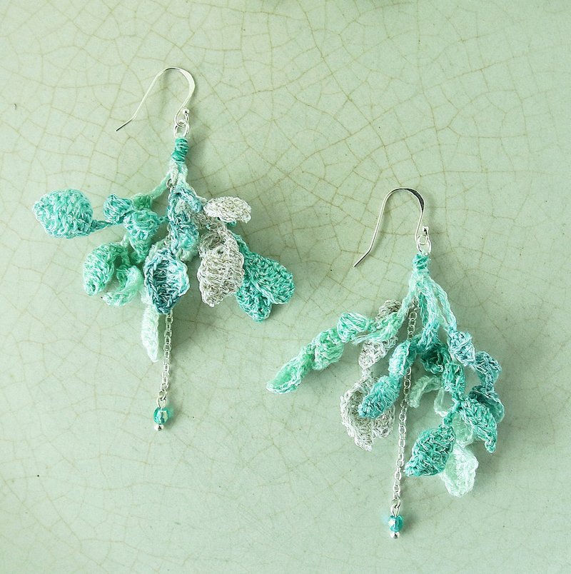 湖水绿 絮絮叶 垂坠耳环 空气耳环 钩针编织  结婚礼物 - 耳环/耳夹 - 绣线 绿色