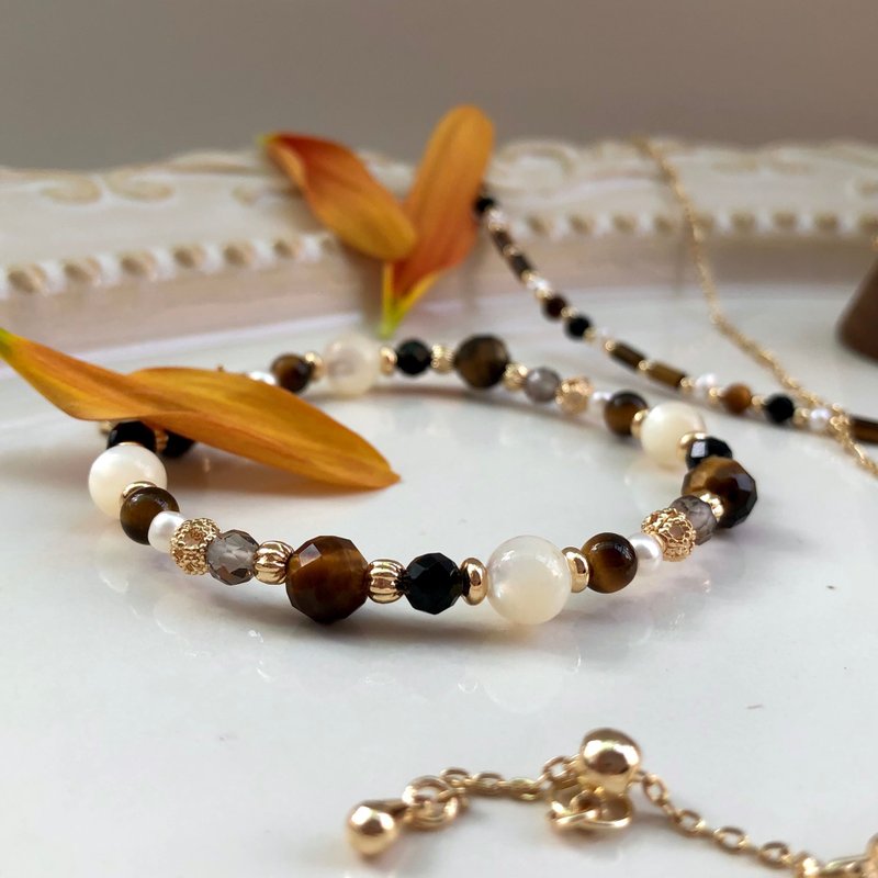 【三月・坦博拉菊】遗落的下午 | 虎眼石手链 弹性链 黑碧玺 - 手链/手环 - 宝石 咖啡色