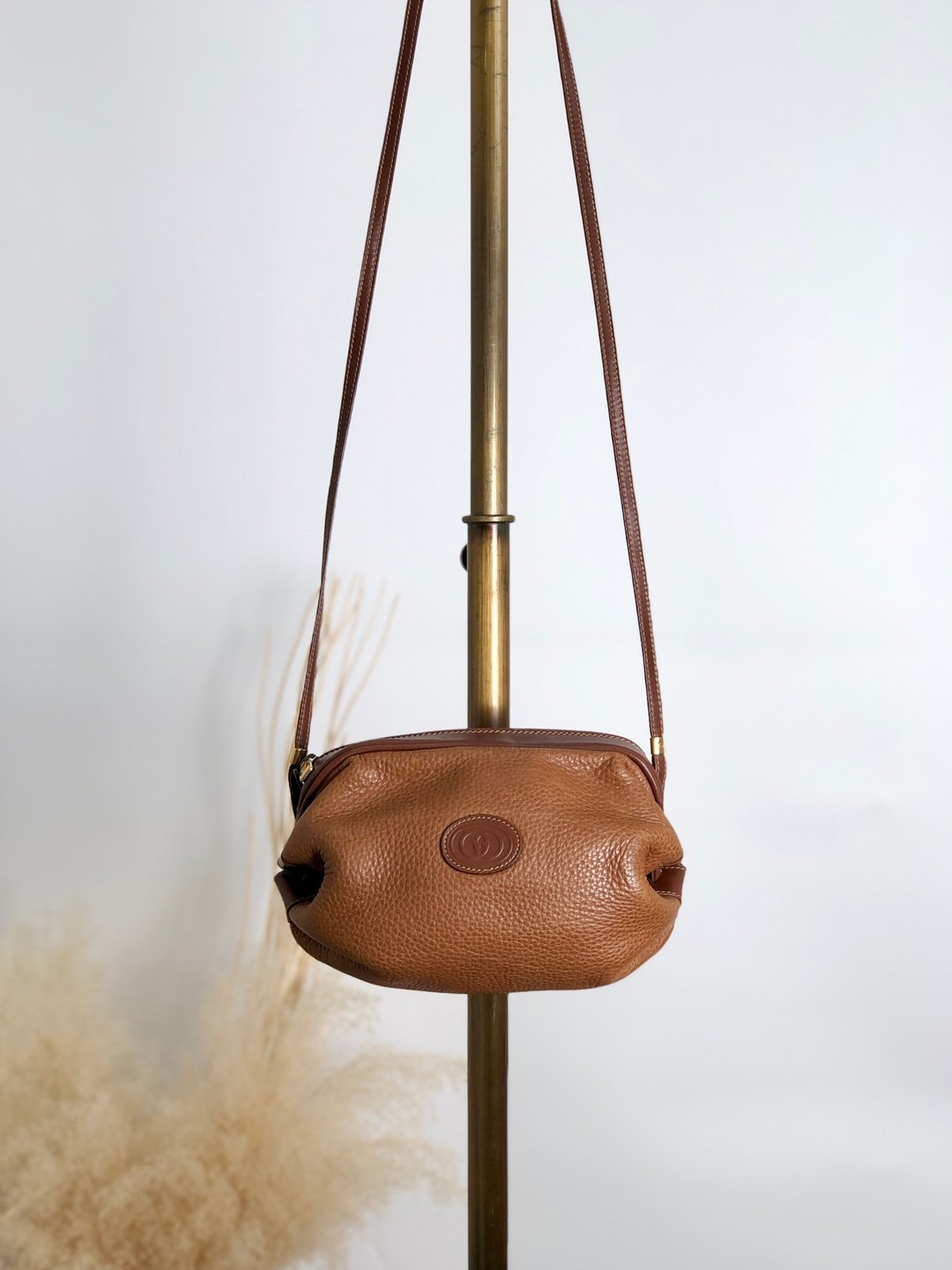 【 日本直送 名牌中古包 】GUCCI 古驰 肩背包 棕色 压纹皮革 vintage 古着 old 6j6h7h - 侧背包/斜挎包 - 真皮 咖啡色