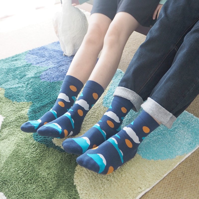 蓝色富士山袜子交换礼物男女情侣袜子 - 袜子 - 棉．麻 蓝色