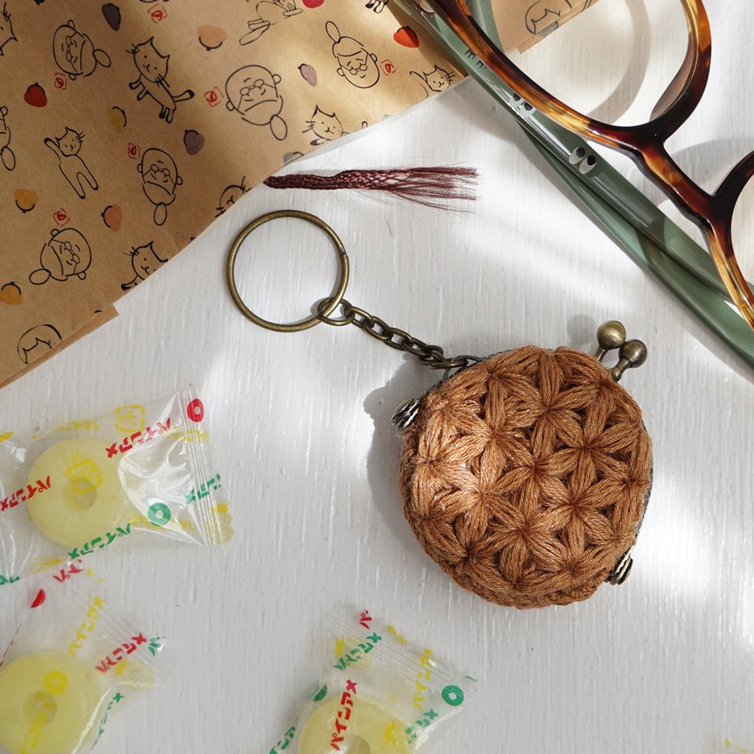 Ba-ba handmade Jasmine Stitch crochet coinpurse No.C1606 - 零钱包 - 其他材质 咖啡色