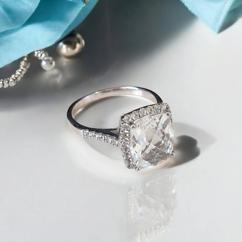 925纯银镀白金镶嵌天然白水晶与细致白水晶的戒指 - 戒指 - 宝石 白色