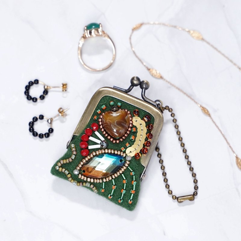 珠绣口金小包 No.78 绿色×羊毛 | 可作项链/包包挂件 | 首饰收纳 - 吊饰 - 羊毛 绿色