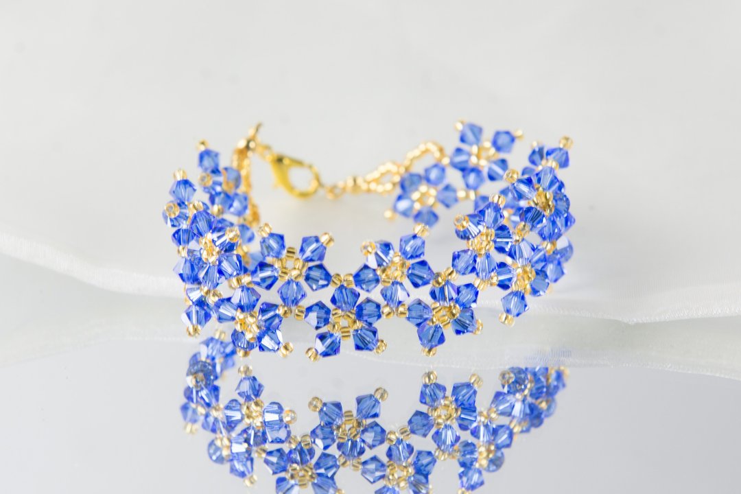 Blue multi flower swarovski bracelet, 7 inches and 2 inches chain - 手链/手环 - 水晶 蓝色