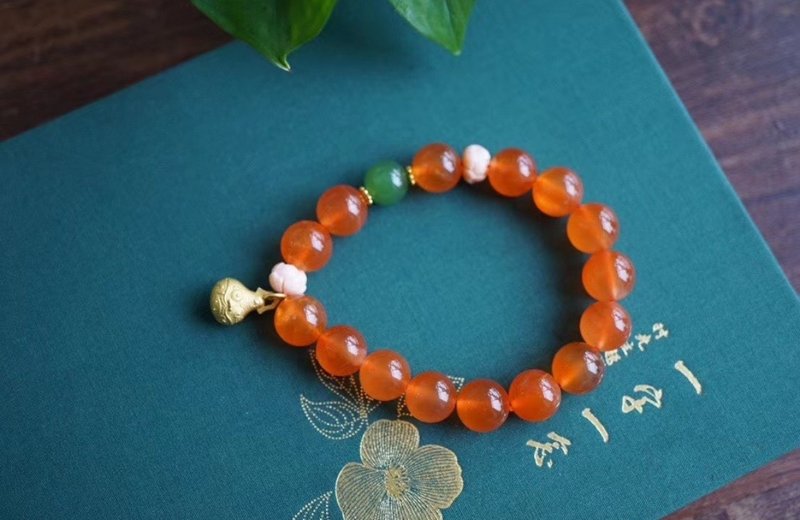 10mm天然原矿保山南红 momo珊瑚莲花古法银吞金兽设计单圈手串sm - 手链/手环 - 半宝石 红色