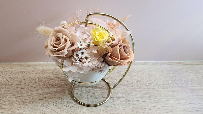 圆型摇曳永生花摆饰 - 干燥花/捧花 - 植物．花 卡其色