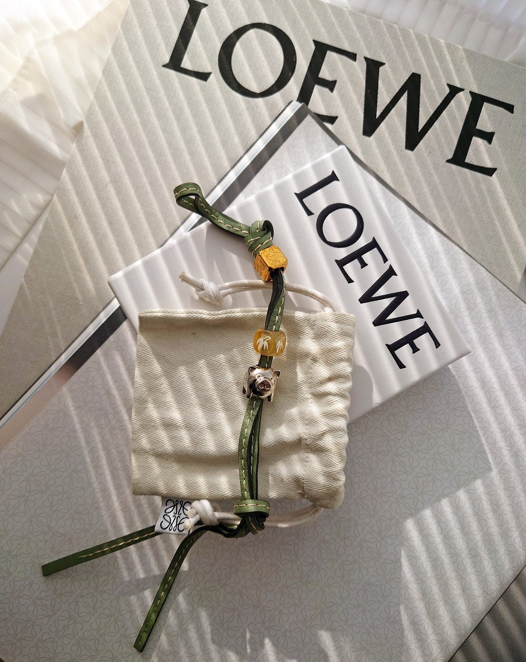中古品 带尘袋盒 Loewe 骰子小猪流苏包包挂饰 挂件 锁匙扣钥匙圈 - 钥匙链/钥匙包 - 真皮 绿色