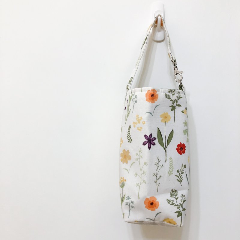 【雪花梨】白底手绘花 手工饮料提袋/ 散步小提袋/ 环保杯袋 - 其他 - 棉．麻 多色