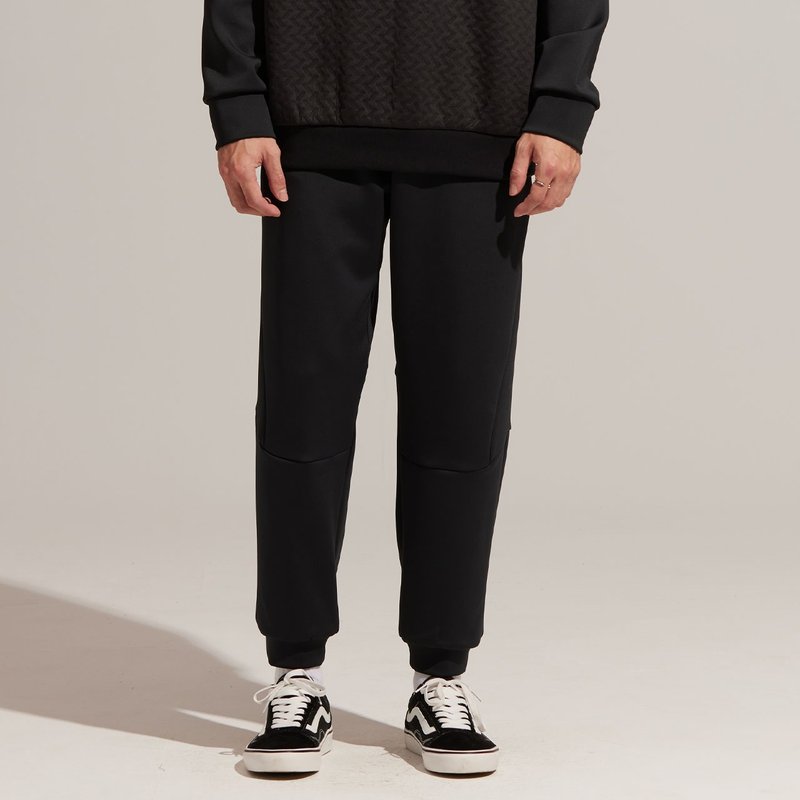REBOOT动能-棉柔剪接修身束口裤-乌黑 - 男士长裤 - 聚酯纤维 黑色