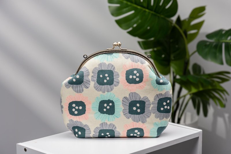 【是不是有点像小狮子】复古金属口金包#女包#背包#肩包#斜背 - 侧背包/斜挎包 - 棉．麻 多色