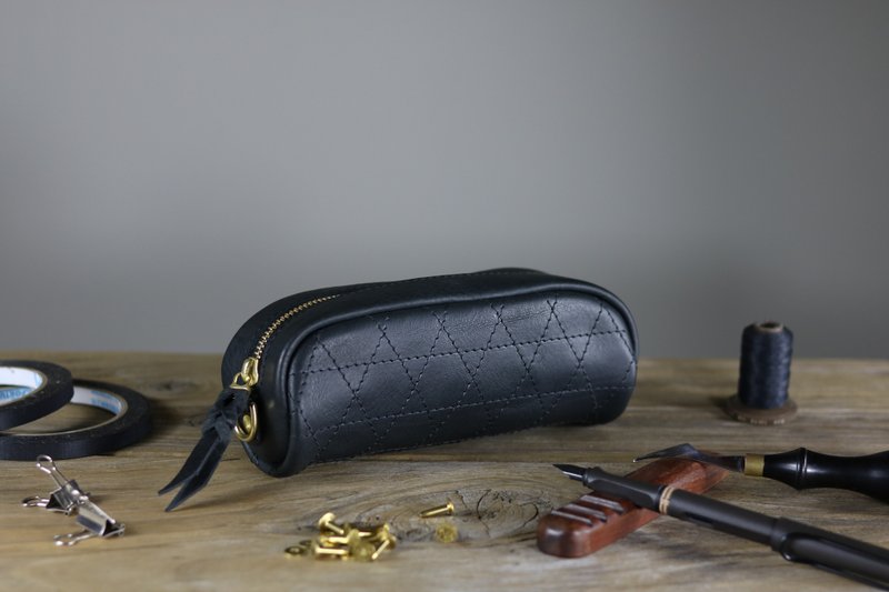 黑涩植鞣牛革笔袋/收纳袋-六芒星纹 - 铅笔盒/笔袋 - 真皮 黑色