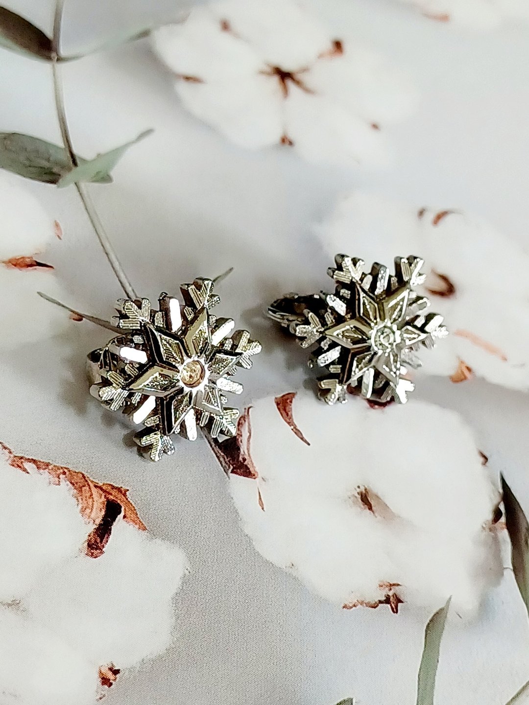 Avintage jewelry  古典立体雪花造型 夹式耳环 - 耳环/耳夹 - 其他金属 