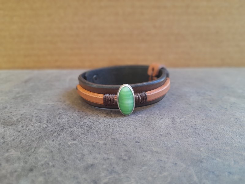 宁静根源 和田玉皮革手环 平衡与智慧 - 手链/手环 - 宝石 绿色
