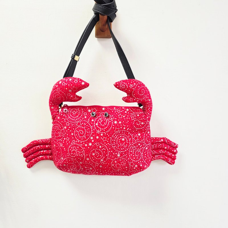 手作螃蟹造型斜背包 大螃蟹斜挎包 斜背包 侧背包 - 侧背包/斜挎包 - 棉．麻 红色