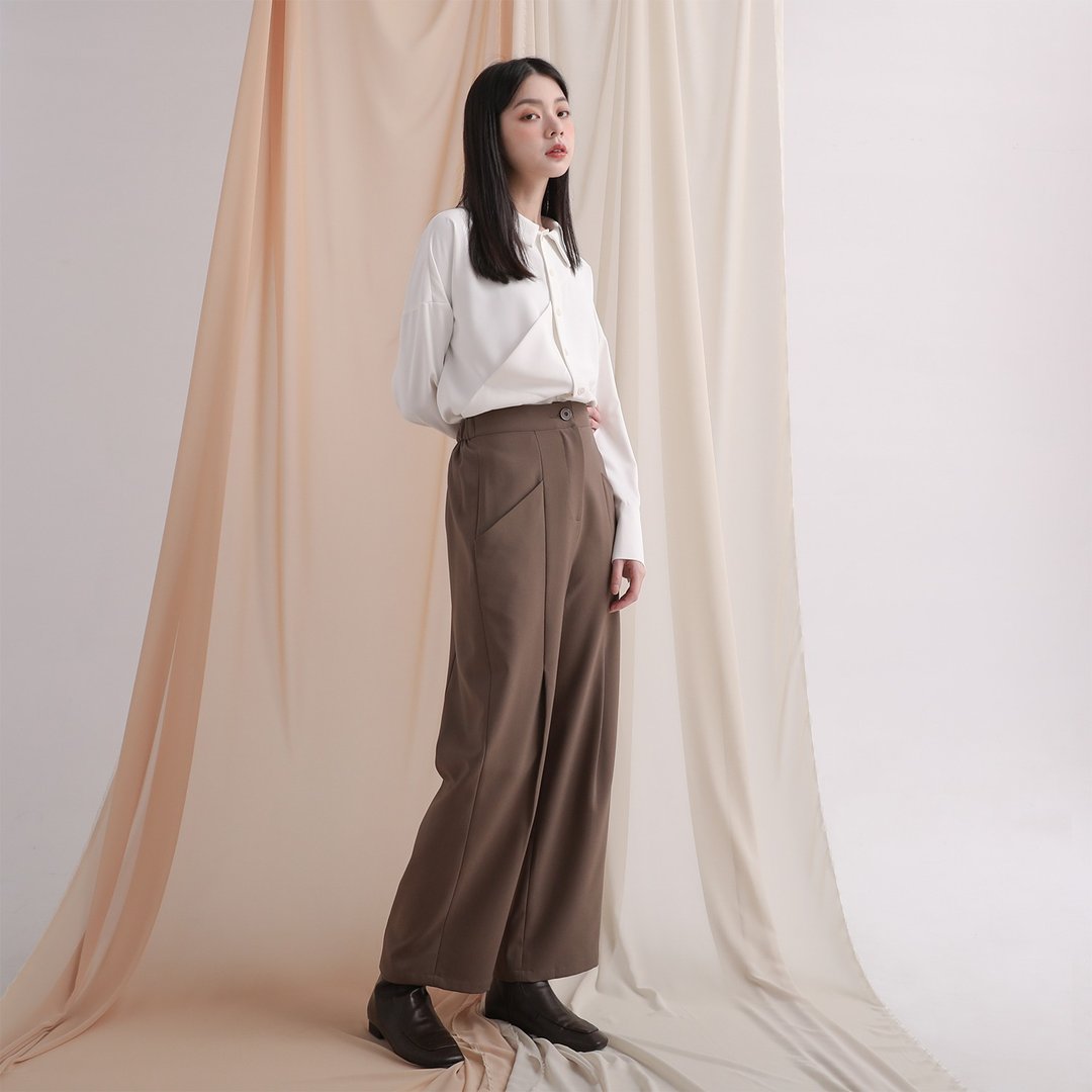 //SUMI x WEARMACAU//Suixing_随行俐落西装裤_21AF201_棕 - 女装长裤 - 聚酯纤维 咖啡色