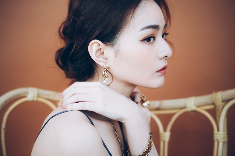 COR-DATE / 珍珠樱桃耳环 - 耳环/耳夹 - 其他材质 