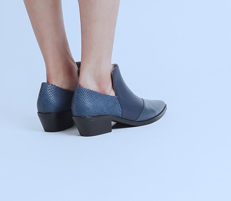 立面鞋口 拼接尖头真皮短靴 蓝 - 女款短靴 - 真皮 蓝色