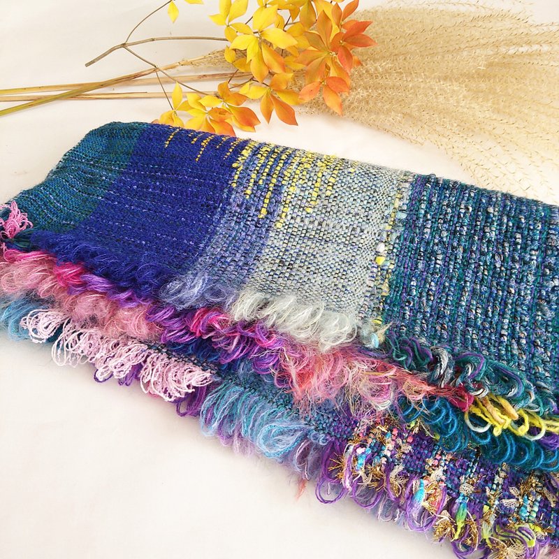 Hand-woven, cherry blossom moonlit night swaying on the river surface, wool, long stole - 围巾/披肩 - 羊毛 蓝色
