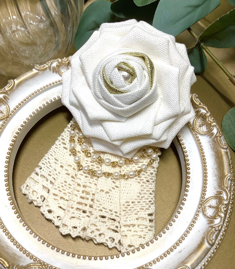 布花作品　胸针　玫瑰花结　胸花　绵布花　包包魅力　时髦的 - 胸针 - 棉．麻 金色