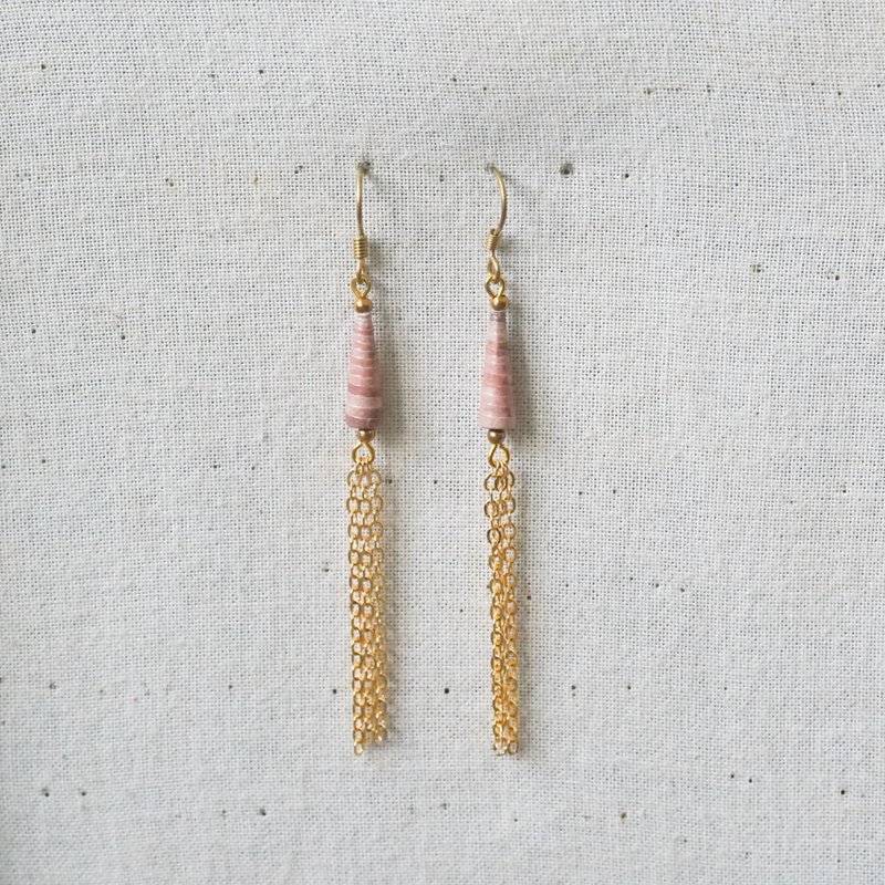 【小卷纸手作/纸艺/饰品】肤色金链子小锥子耳环 - 耳环/耳夹 - 纸 金色