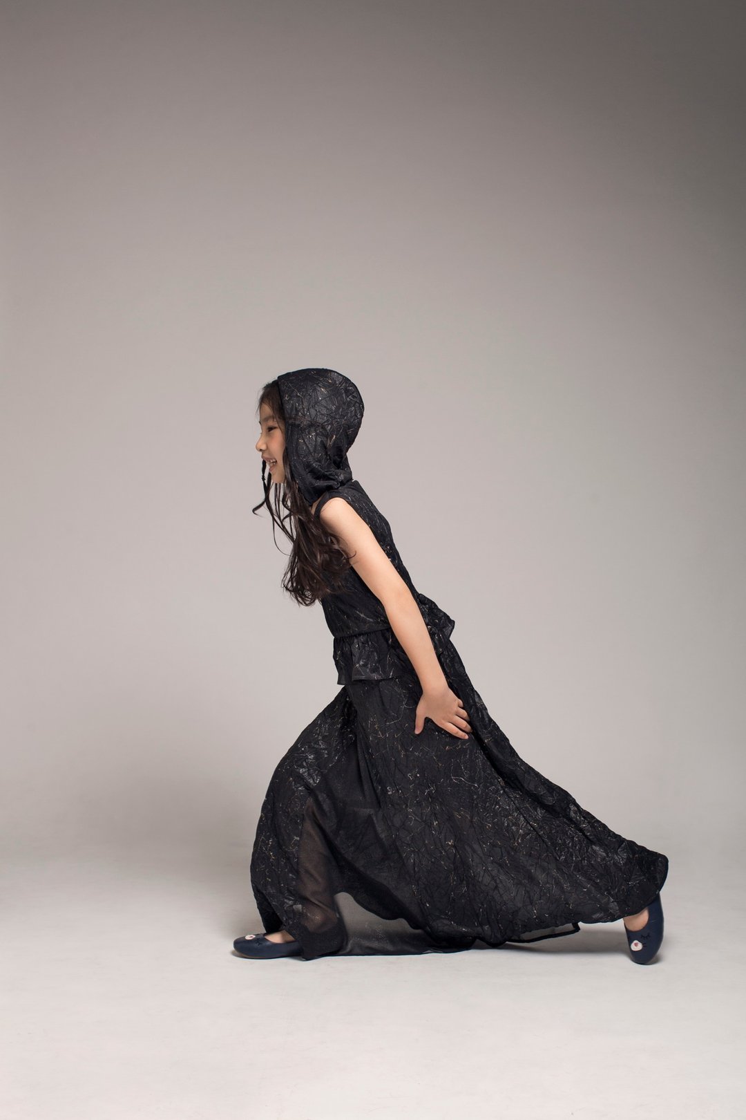 Creased Dress with Hood / FW2018 - 童装礼服/连衣裙 - 其他材质 