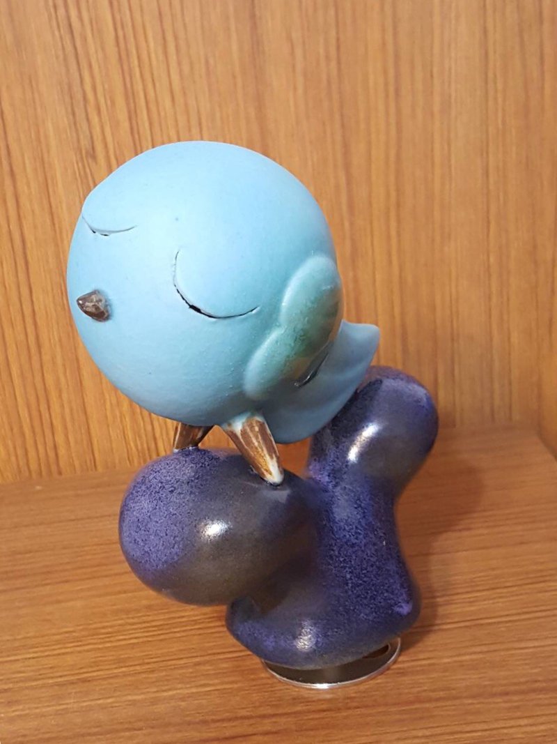 蓝色山山鸟睡着了站在山形花上音乐盒【结晶蓝紫色】 - 花瓶/陶器 - 陶 