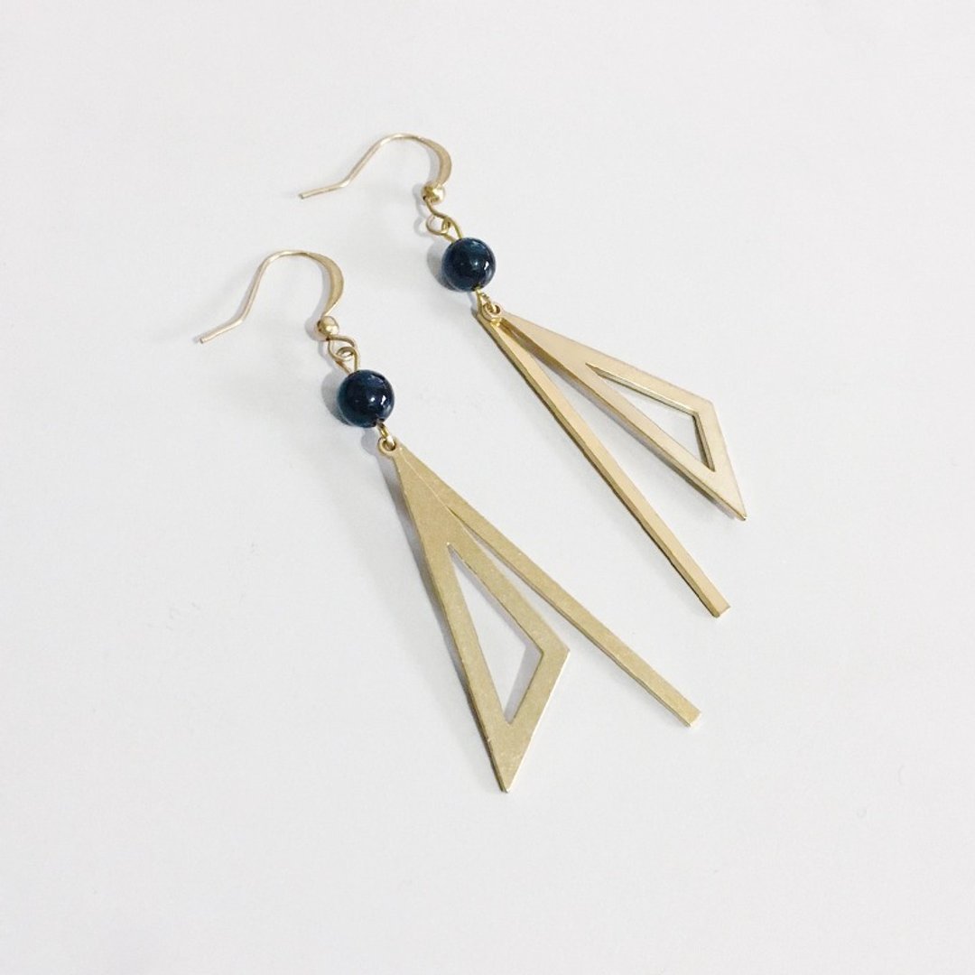 几何三角定律::黑玛瑙耳环可改夹式 - Earrings / 一对 / 黄铜耳环 / 复古时尚 / 生日礼物 / 耳环定制设计 - 耳环/耳夹 - 其他材质 黑色