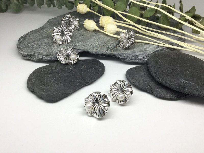 刻一幅画系列   荷叶1号耳针/耳环(珍珠版) - 耳环/耳夹 - 纯银 