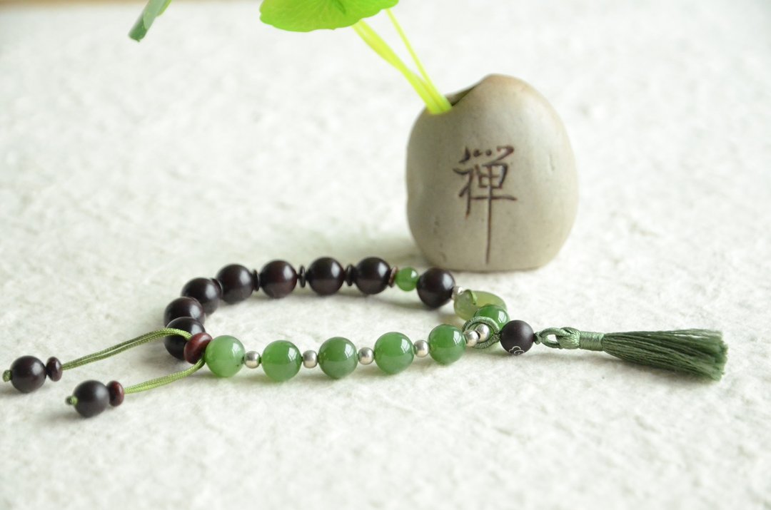 禅愿—【我在】小叶紫檀碧玉平安扣流苏手链 - 手链/手环 - 木头 