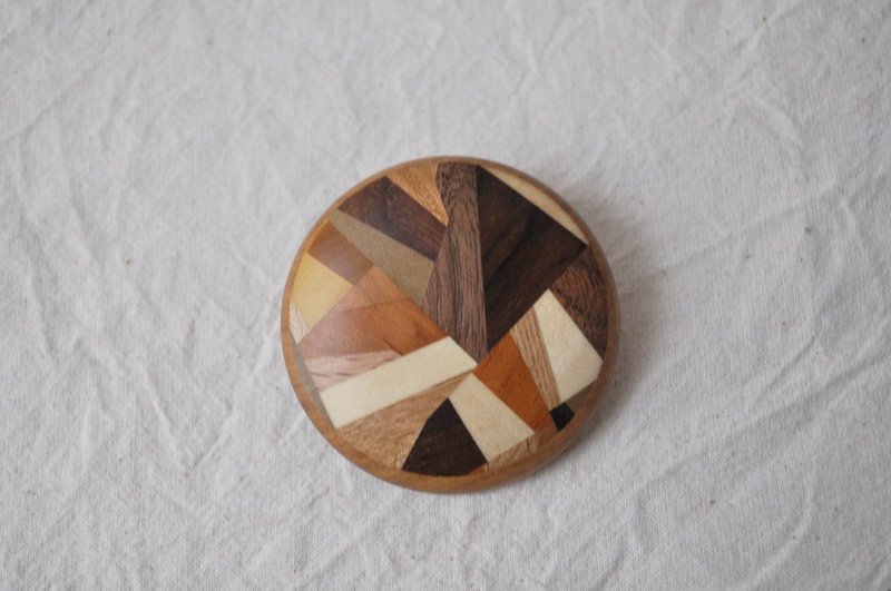[New] re:tree Brooch Round M3 - 胸针 - 木头 卡其色