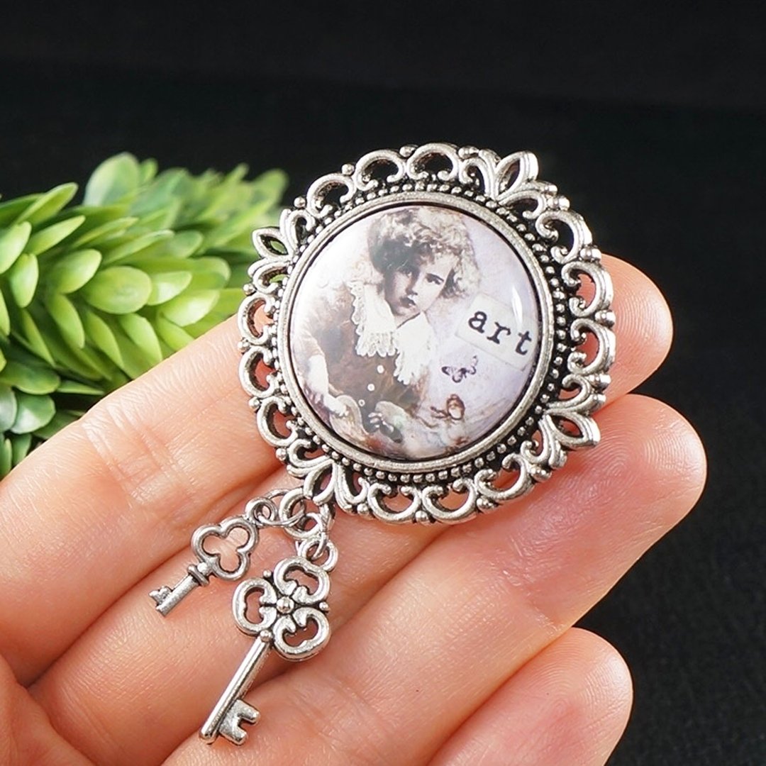 Vintage Style Art Brooch Gray Retro Picture Silver Key Charm Brooch Pin Jewelry - 胸针 - 其他金属 银色